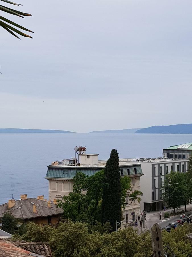 Sunny Apartment 150 M From The Sea Opatija Exterior foto